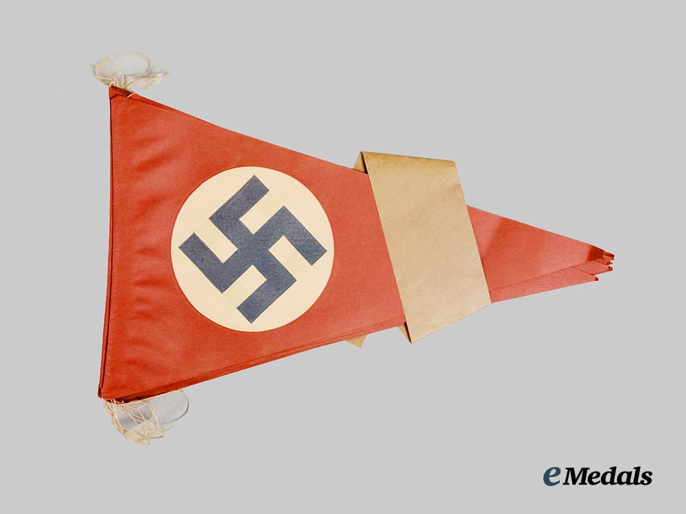 germany,_n_s_d_a_p._a_mixed_lot_of_paper_pennants__a_i1_1622(1)