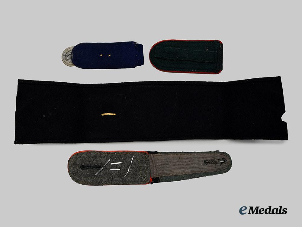 germany,_third_reich._a_mixed_lot_of_insignia__a_i1_1890