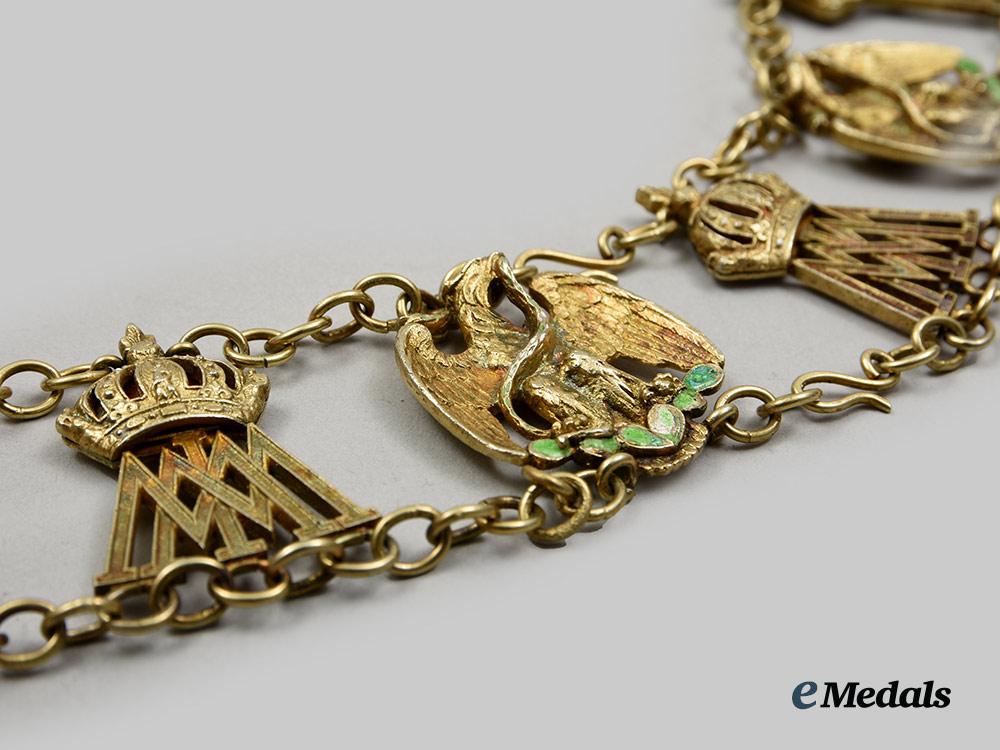 mexico,_constitutional_republic._a_collar_of_the_imperial_order_of_the_mexican_eagle,_museum_exhibition_example,_c.1870__a_i1_3096