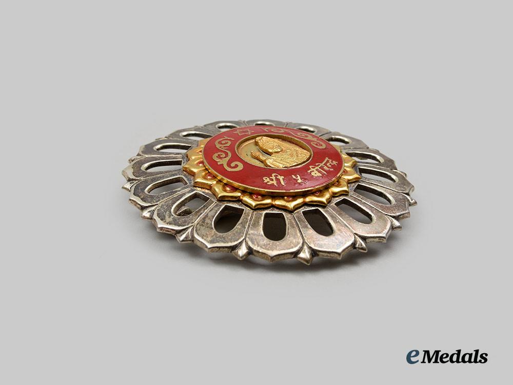 birendra,_nepal._a_scarce_order_for_democracy,_i._class_grand_cross_set,_c.2005__a_i1_3101