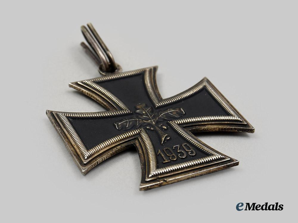 germany,_federal_republic._a_knight’s_cross_of_the_iron_cross,_early1957_version__a_i1_3689