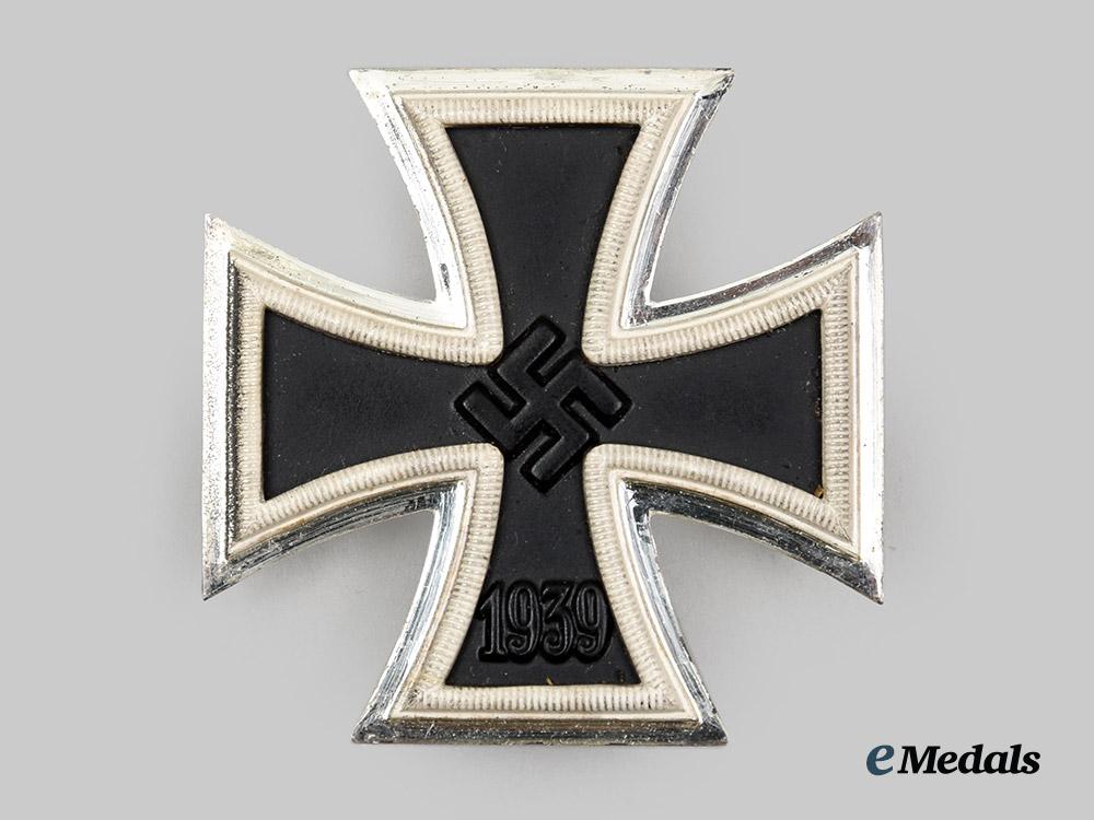 germany,_wehrmacht._a_mint1939_iron_cross_i_class,_with_case,_by_b._h._mayer__a_i1_3731