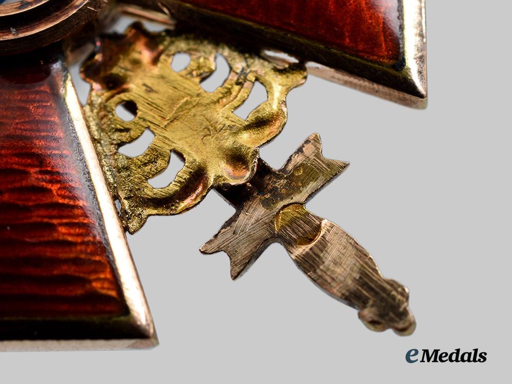 russia,_imperial._an_order_of_st._anne_in_gold,_i_i_i_class_with_swords,_c.1910__a_i1_3973