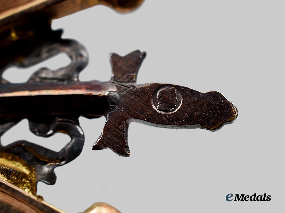 russia,_imperial._an_order_of_st._stanislaus_in_gold,_i_i_i_class_with_swords,_by_eduard,_c.1914__a_i1_3983