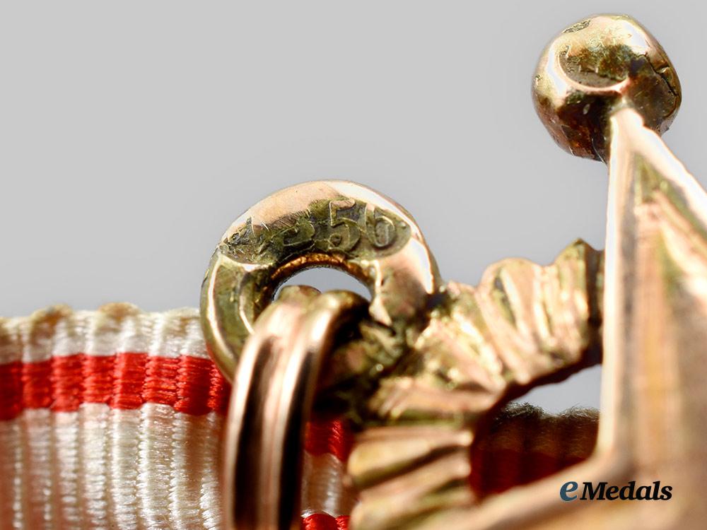 russia,_imperial._an_order_of_st._stanislaus_in_gold,_i_i_i_class_with_swords,_by_eduard,_c.1914__a_i1_3986