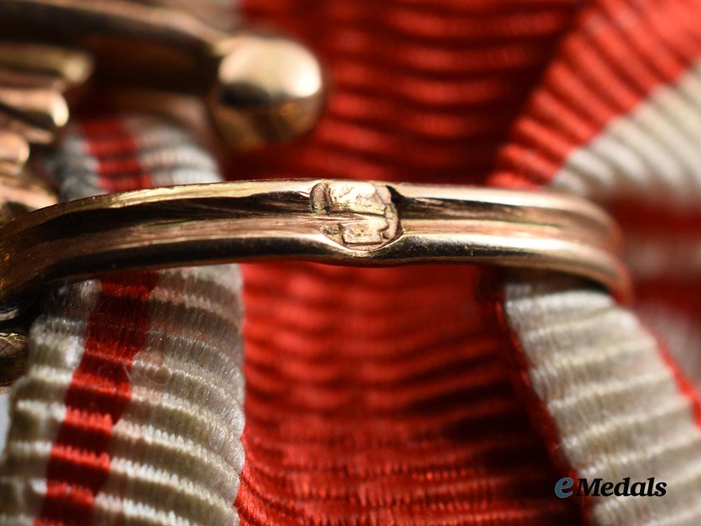 russia,_imperial._an_order_of_st._stanislaus_in_gold,_i_i_i_class_with_swords,_by_eduard,_c.1914__a_i1_3990