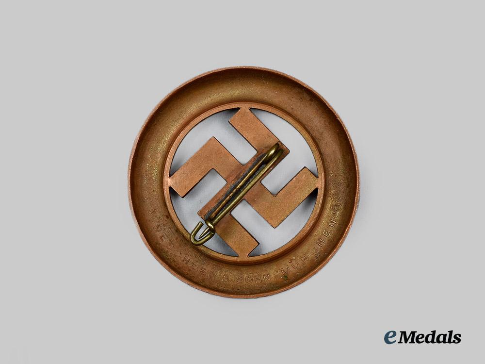 germany,_n_s_d_a_p._a1933_gau_munich_commemorative_badge,_by_deschler&_sohn__a_i1_4157