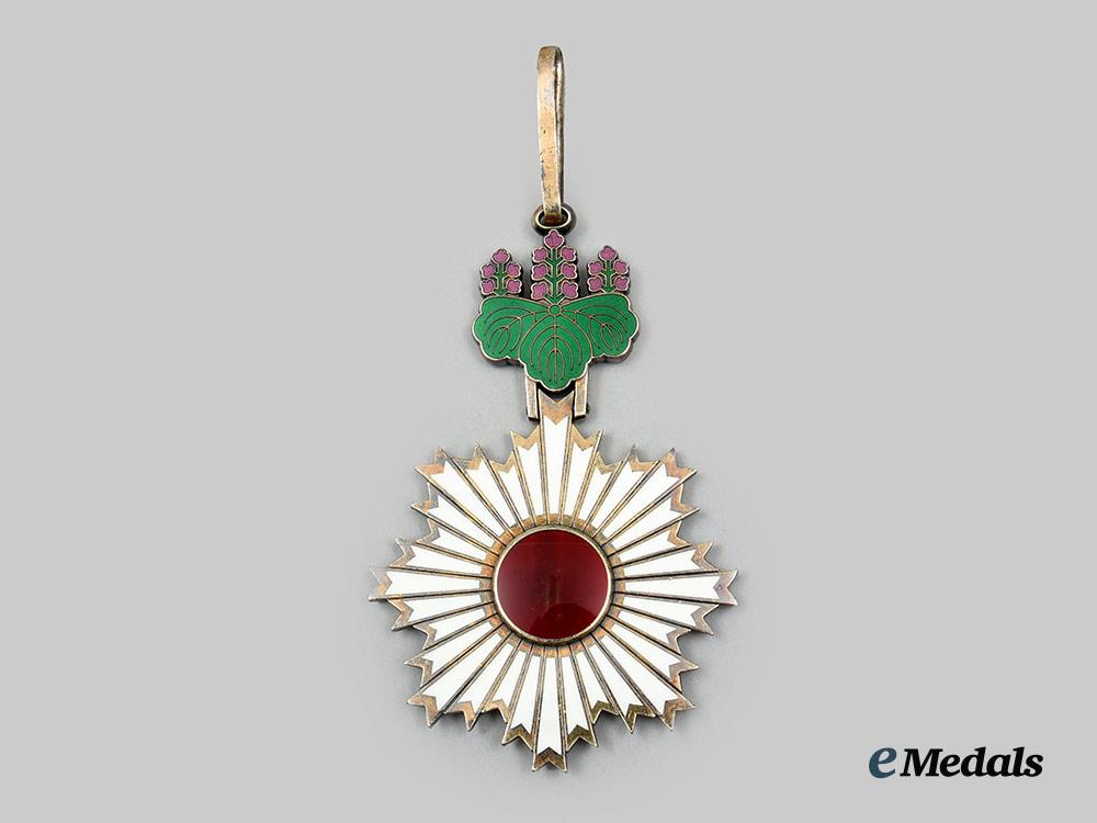 japan,_empire._an_order_of_the_rising_sun,_third_class_commander’s_badge,_c.1900__a_i1_4480