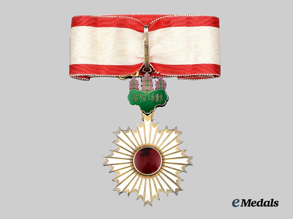 japan,_empire._an_order_of_the_rising_sun,_third_class_commander’s_badge,_c.1900__a_i1_4481