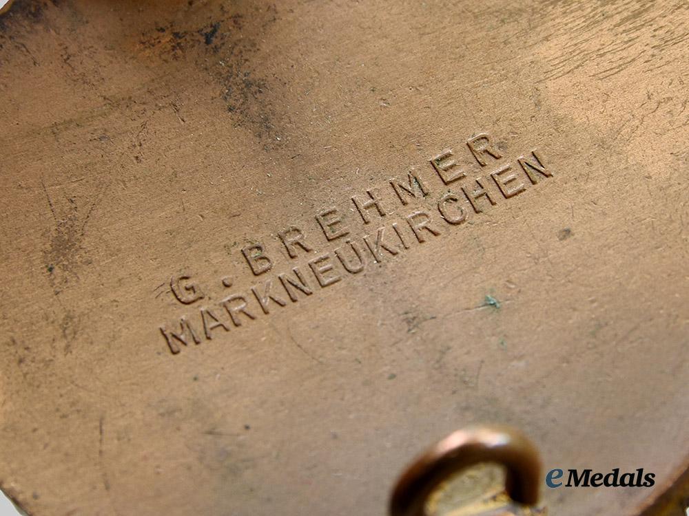 germany,_third_reich._a_mixed_lot_of_service_and_merit_badges__a_i1_4659