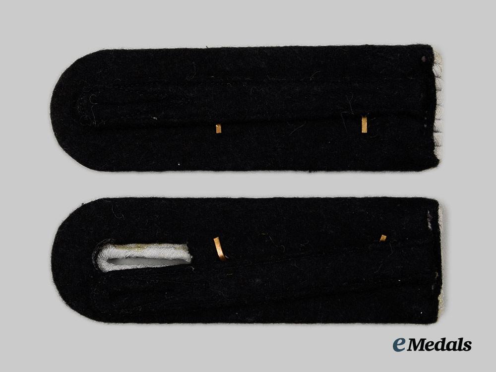 germany,_s_s._a_set_of_waffen-_s_s_infantry_hauptsturmführer_shoulder_boards__a_i1_9292