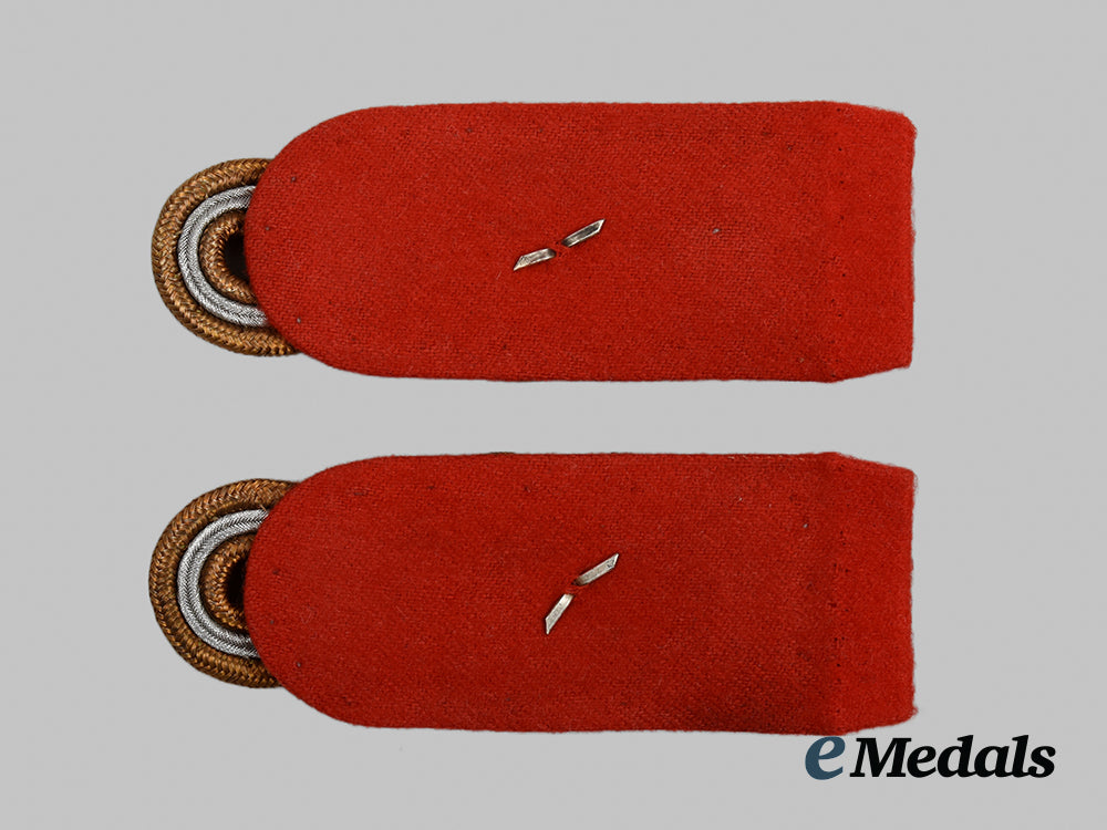 germany,_wehrmacht._a_set_of_generalleutnant_shoulder_boards__a_i1_9592