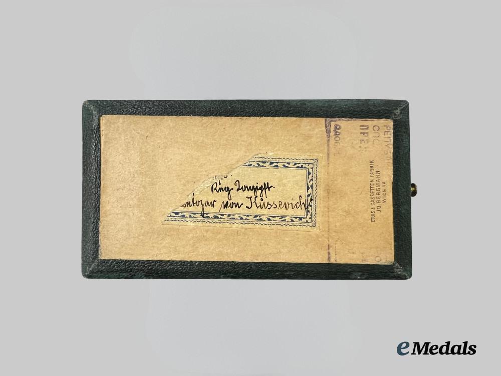 austria,_imperial._an_order_of_franz_joseph,_knight’s_cross_with_case_by_v._mayer’s_söhne,_to_the_von_kussevich_family__design_ohne_titel