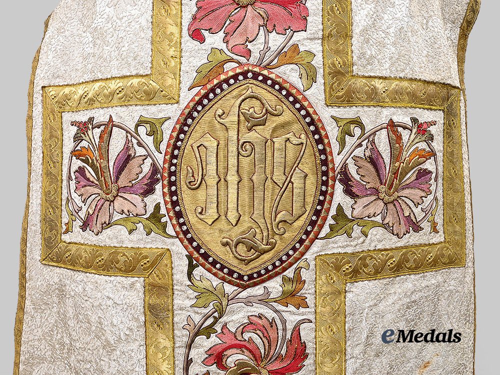 vatican,_papal_state_a_fine_roman_catholic_chasuble_e_medals__e_u24691_6