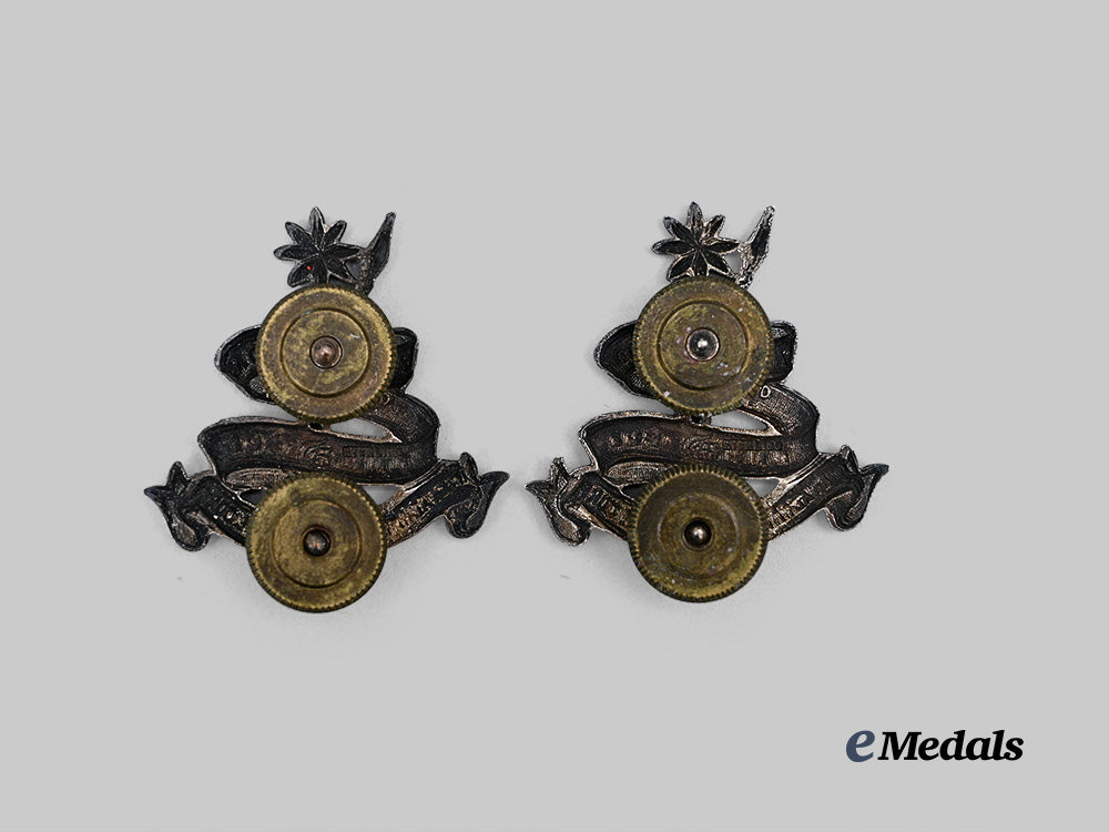 canada,_commonwealth._a_pair_of_second_war_canadian_intelligence_corps_collar_badges_e_medals__c7457_3