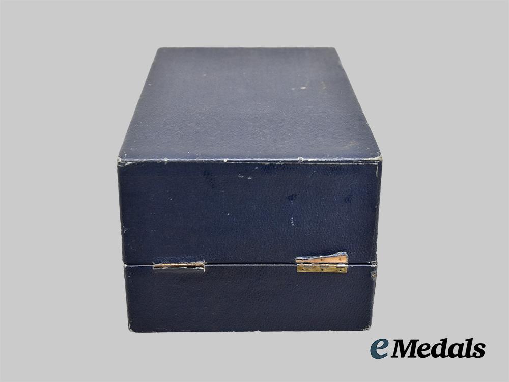 germany,_luftwaffe._a_rare_honour_goblet_and_case_set_to_karl_jensen,_mediterranean_theatre_k_i_a,_by_johann_wagner&_sohn__m0535-108-1h