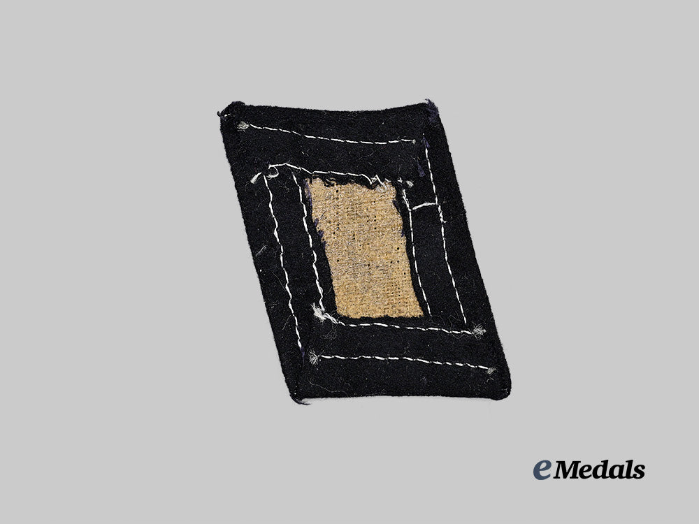 germany,_s_s._a_mint13th_waffen_mountain_division_of_the_s_s_handschar(1st_croatian)_volunteer's_collar_tab_e_medals__g62997_3