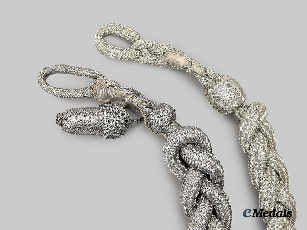 germany,_heer._a_pair_of_marksmanship_lanyards___m_n_c0026