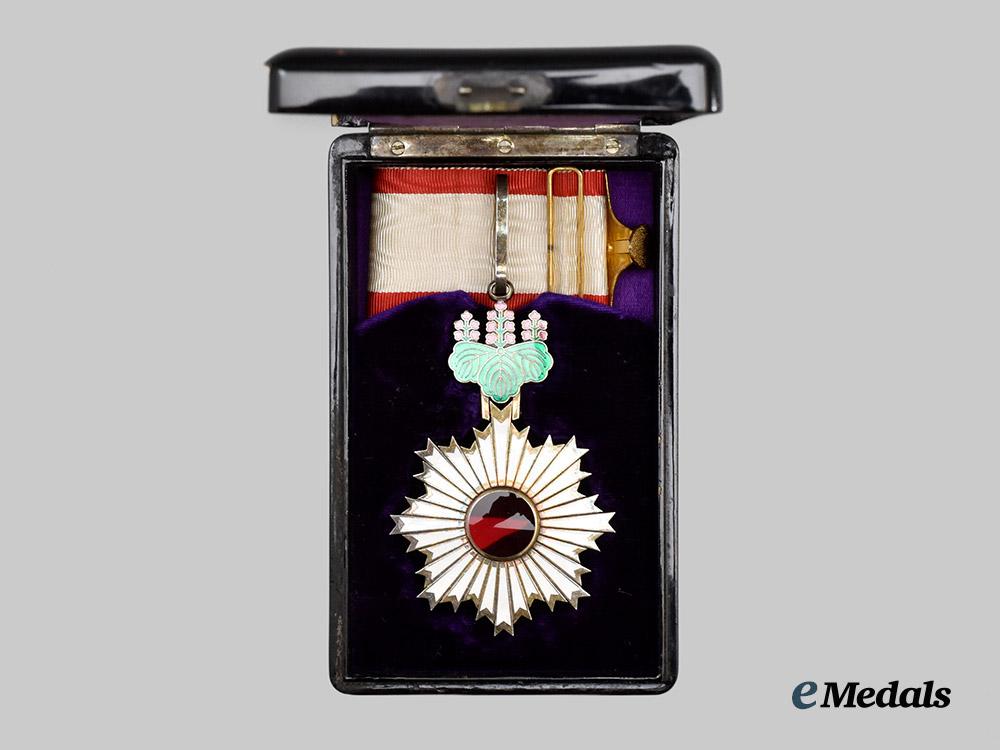 japan,_empire._an_order_of_the_rising_sun,_third_class_commander’s_badge,_c.1900___m_n_c0046