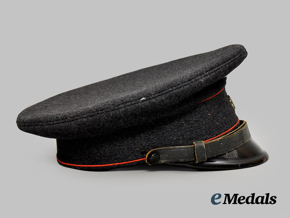 germany,_weimar._a_german_red_cross_e_m/_n_c_o’s_visor_cap___m_n_c0070