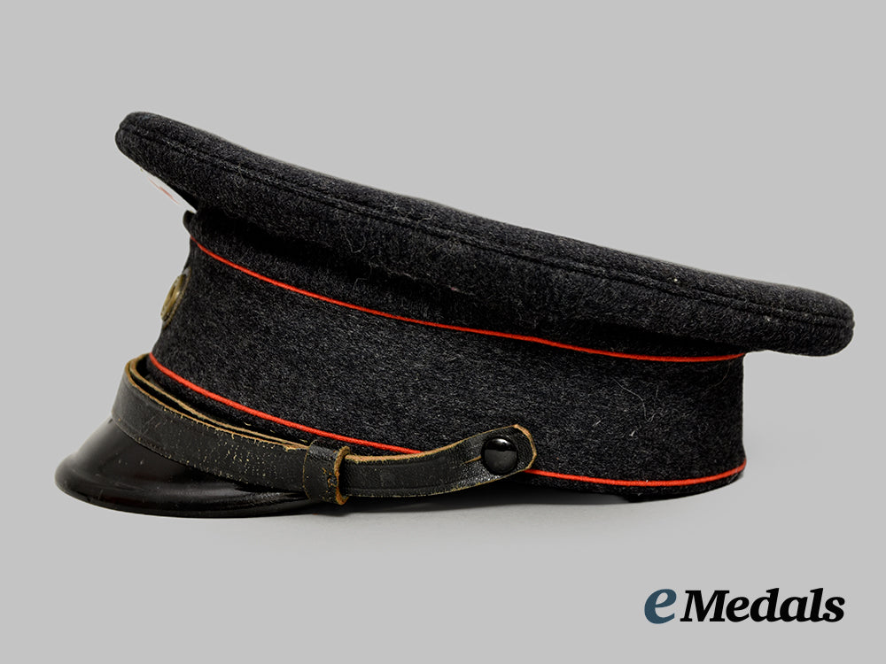 germany,_weimar._a_german_red_cross_e_m/_n_c_o’s_visor_cap___m_n_c0071