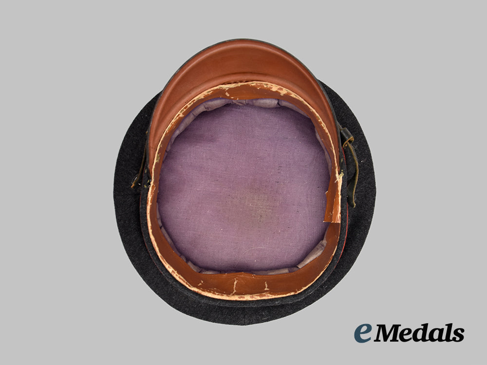 germany,_weimar._a_german_red_cross_e_m/_n_c_o’s_visor_cap___m_n_c0073