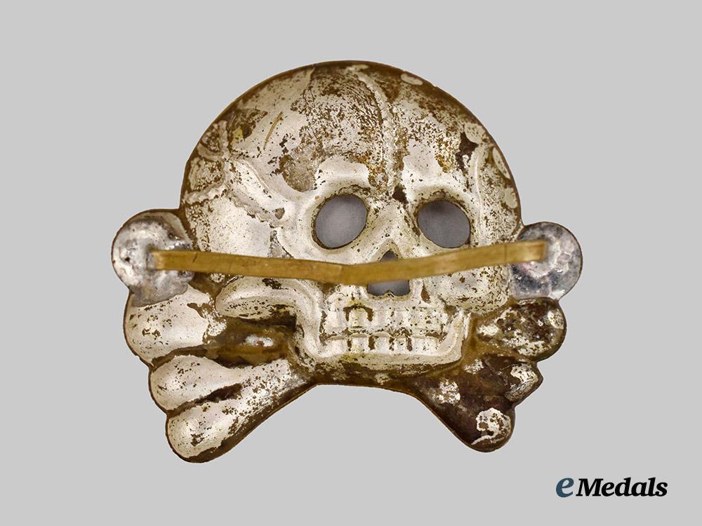 germany,_s_s._a_first_pattern_visor_cap_totenkopf_insignia___m_n_c0096