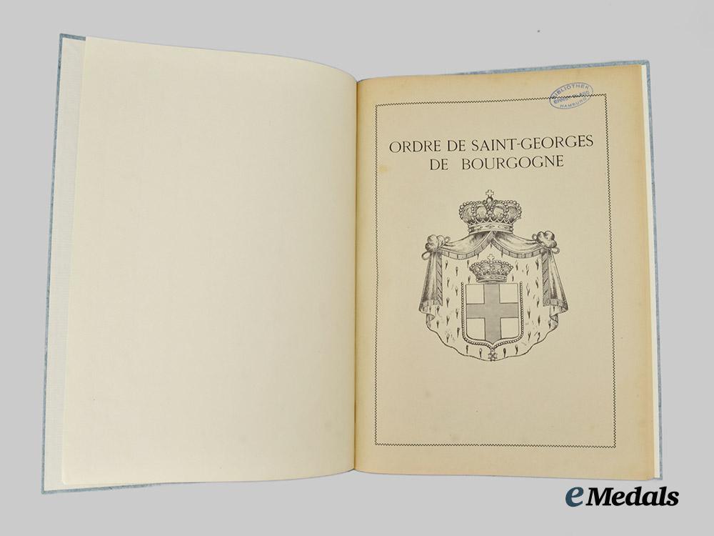 france,_free_country_of_burgundy._an_order_of_saint_george_of_burgundy,_embroidered_breast_star,_c.1925___m_n_c0120