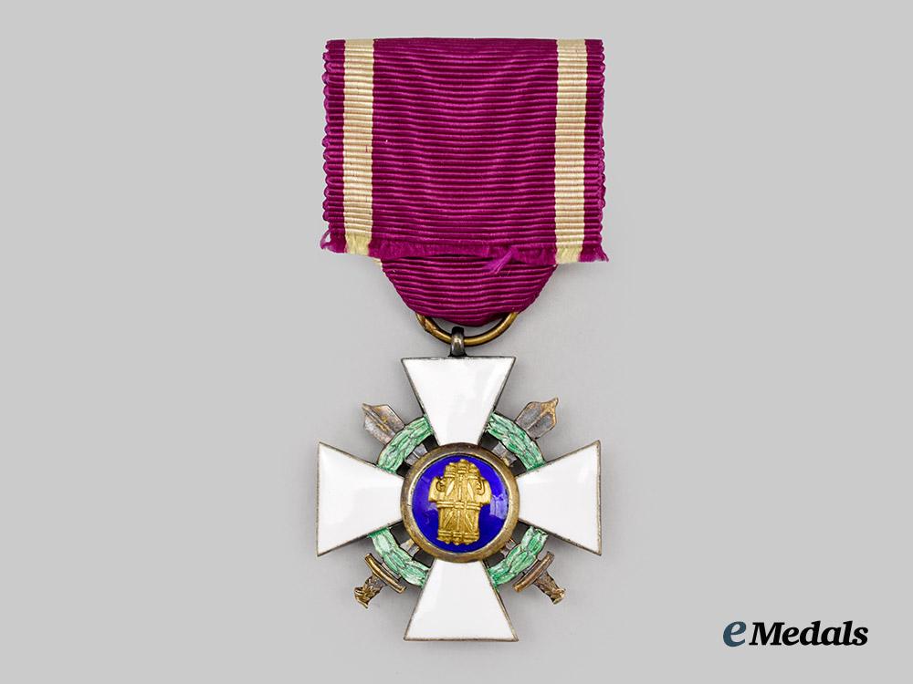 italy,_kingdom._an_order_of_the_roman_eagle,_knight’s_cross_with_swords,_c.1941___m_n_c0153