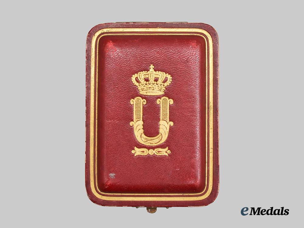 italy,_kingdom._a_cased_order_of_the_crown_of_italy,_v._class_knight,_in_gold,_c.1880,_by_cravanzola_of_rome___m_n_c0202