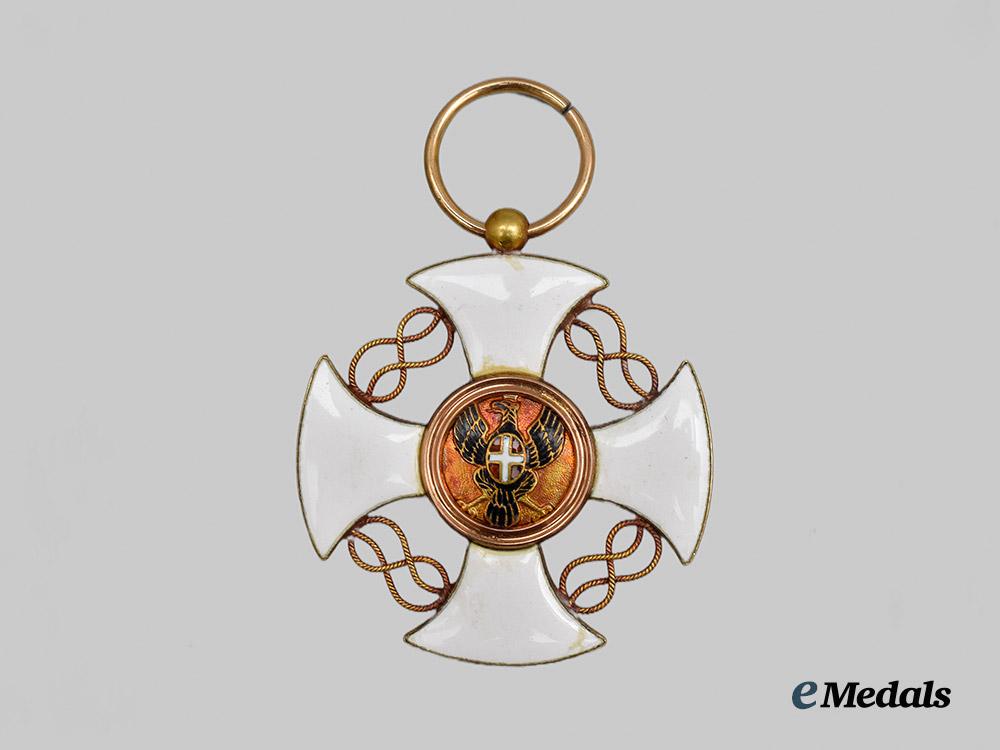 italy,_kingdom._a_cased_order_of_the_crown_of_italy,_v._class_knight,_in_gold,_c.1880,_by_cravanzola_of_rome___m_n_c0208
