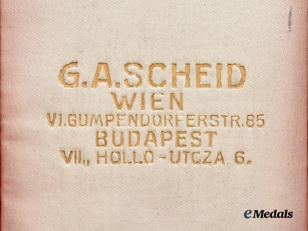 austria,_imperial._a_military_merit_medal,_bronze_medal_with_case___m_n_c0214