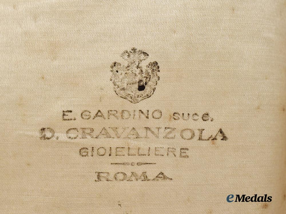 italy,_kingdom._an_order_of_the_colonial_star_of_italy,_grand_cross_set_in_gold_by_gardino,_c.1935___m_n_c0239