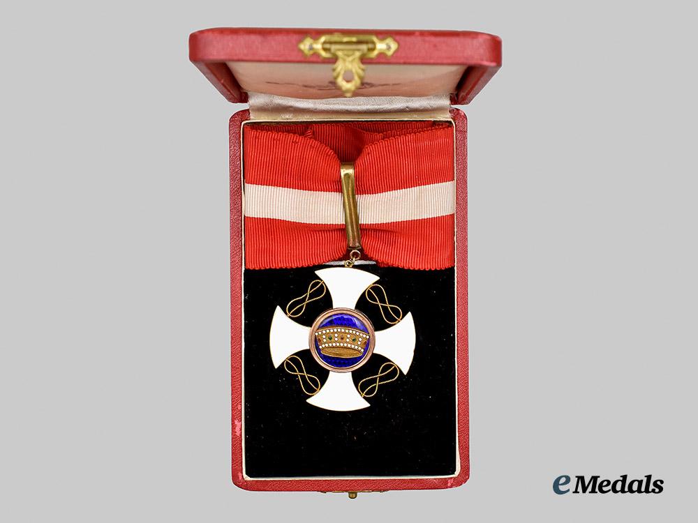 italy,_kingdom._an_order_of_the_crown,_i_i_i_class_commander_in_gold,_by_cravanzola,_c.1900___m_n_c0258