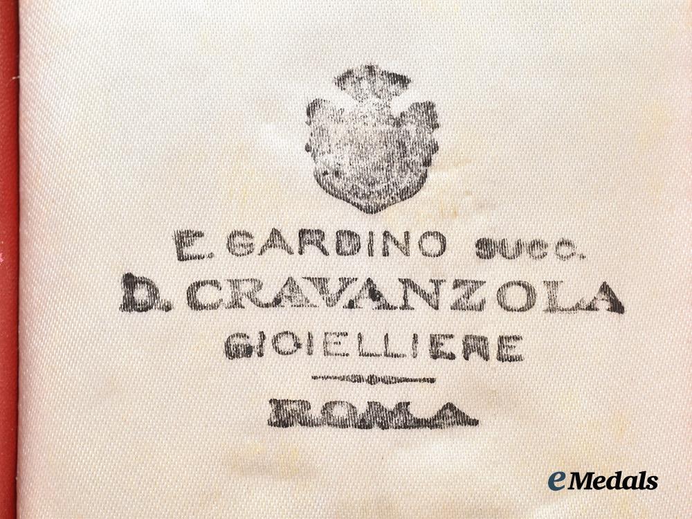 italy,_kingdom._an_order_of_the_crown,_i_i_i_class_commander_in_gold,_by_cravanzola,_c.1900___m_n_c0260