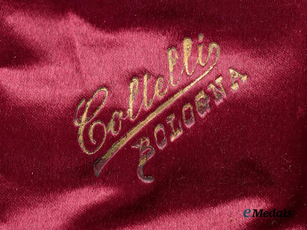 italy,_kingdom._an_order_of_the_crown,_knight_in_gold,_c.1900___m_n_c0278