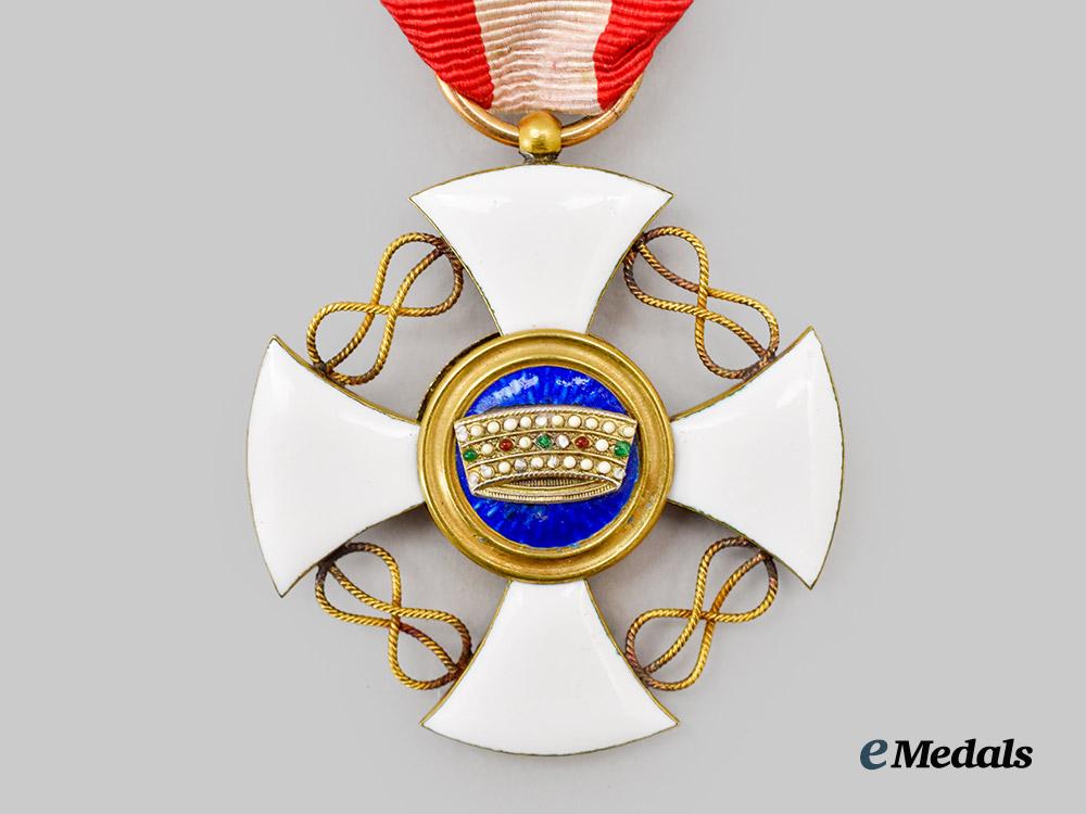 italy,_kingdom._an_order_of_the_crown,_knight_in_gold,_c.1900___m_n_c0282
