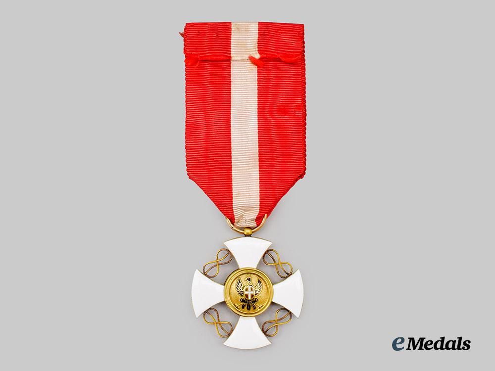 italy,_kingdom._an_order_of_the_crown,_knight_in_gold,_c.1900___m_n_c0283