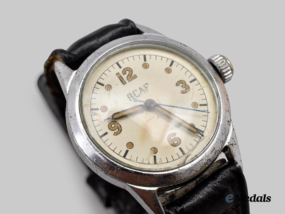 canada,_dominion._an_r_c_a_f_pilot’s_watch,_by_waltham,_c.1942___m_n_c0315
