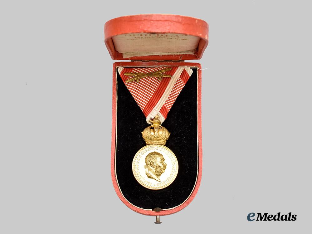 austria,_imperial._a_military_merit_medal,_in_case,_by_scheid___m_n_c0326