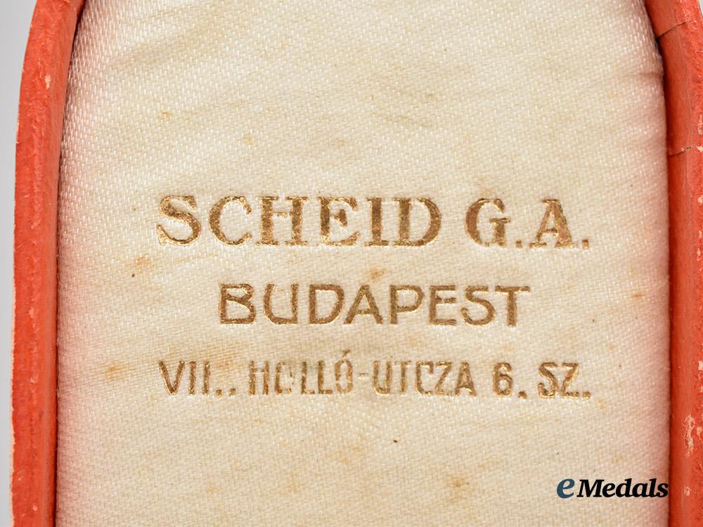 austria,_imperial._a_military_merit_medal,_in_case,_by_scheid___m_n_c0327