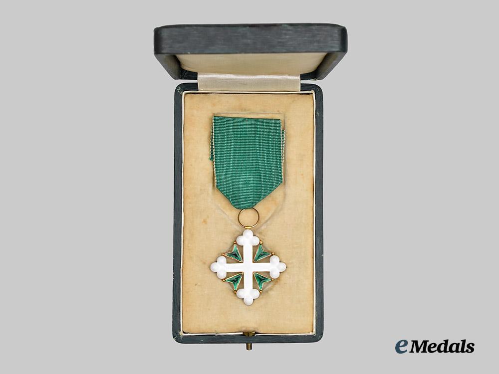 italy,_kingdom._an_order_of_st._maurice&_st._lazarus_in_gold,_knight,_c.1900_by_musy_p._e._figlio___m_n_c0358