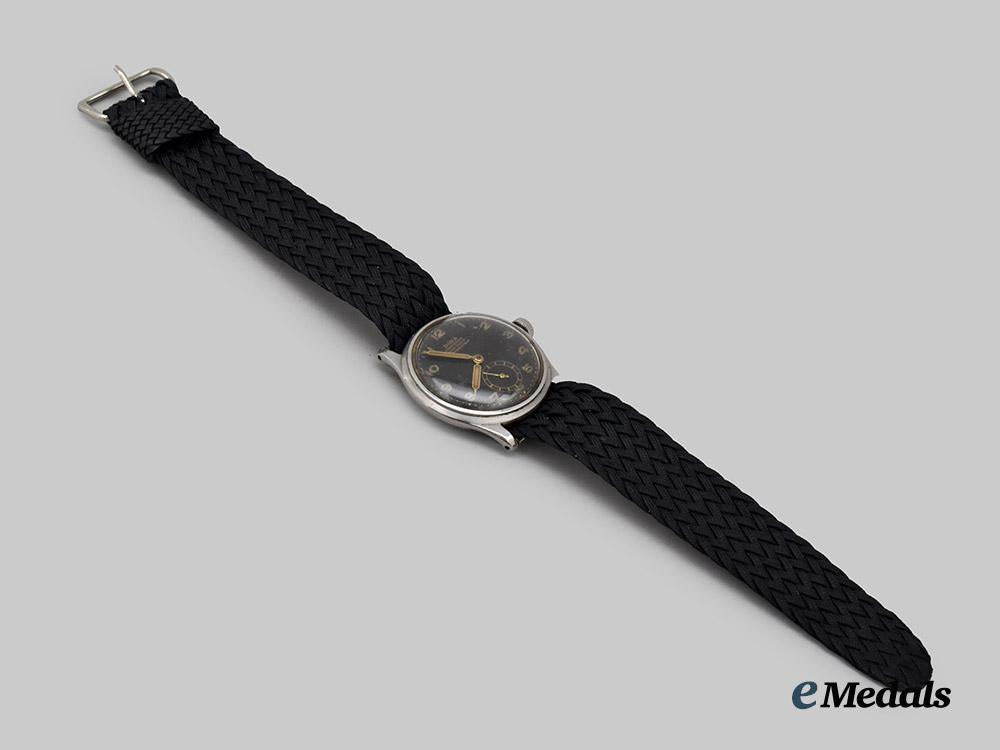 germany,_wehrmacht._a_serviceman’s_wristwatch,_by_doxa,_c.1944___m_n_c0358