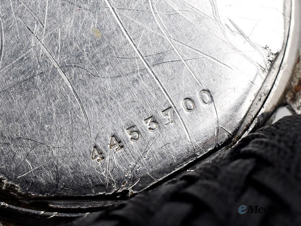 germany,_wehrmacht._a_serviceman’s_wristwatch,_by_doxa,_c.1944___m_n_c0372