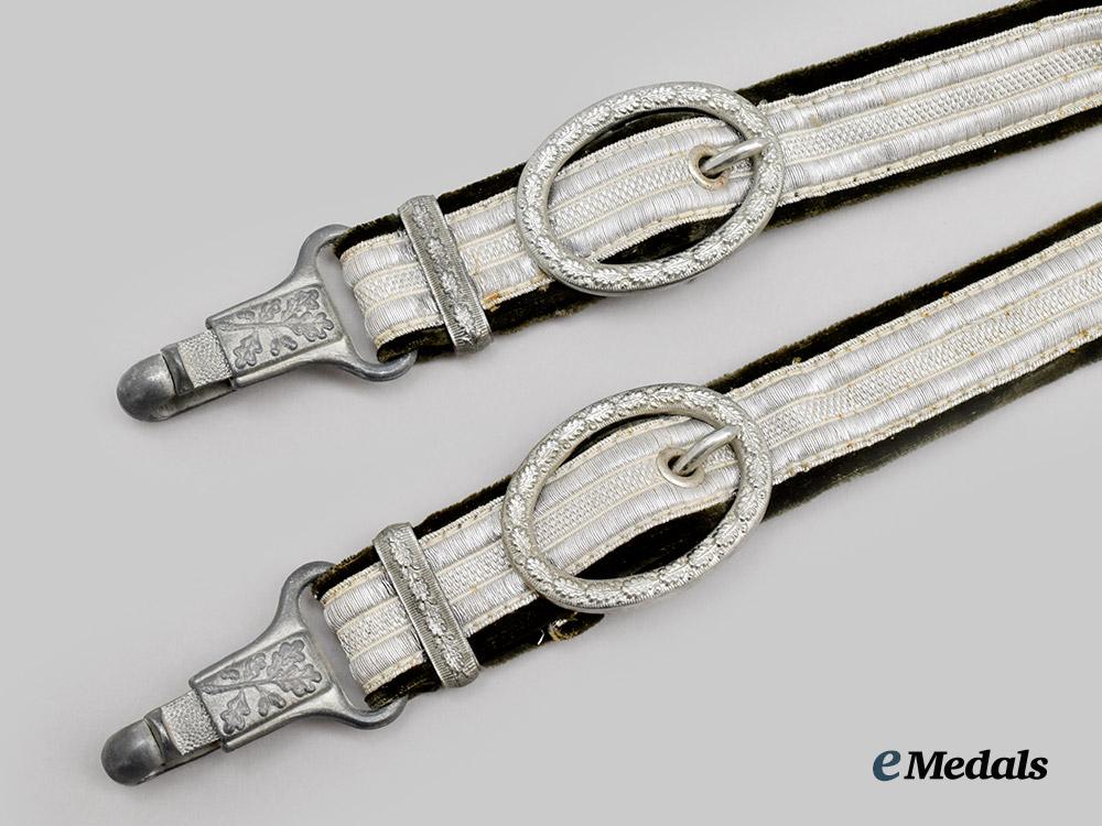 germany,_heer._an_officer’s_dagger_hanger___m_n_c0417