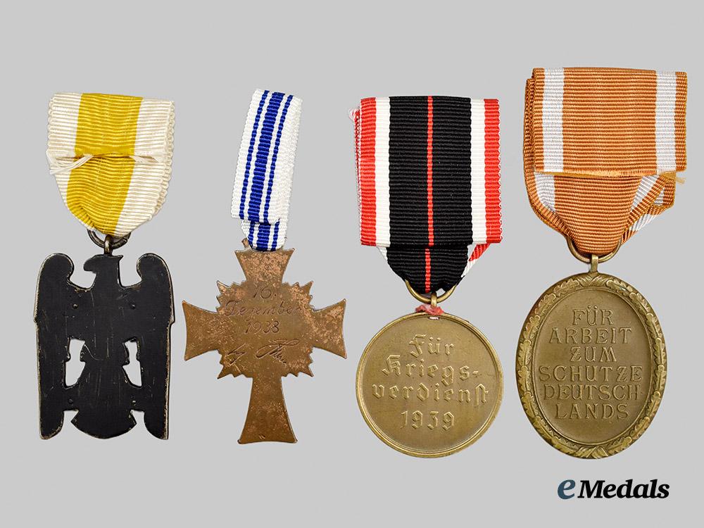germany,_third_reich._a_mixed_lot_of_awards_for_military_and_civil_service___m_n_c0426