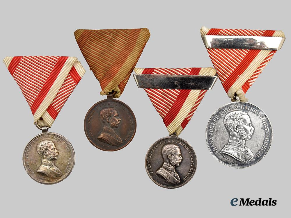 austria,_imperial._a_lot_of_four_bravery_medals___m_n_c0448-_recovered