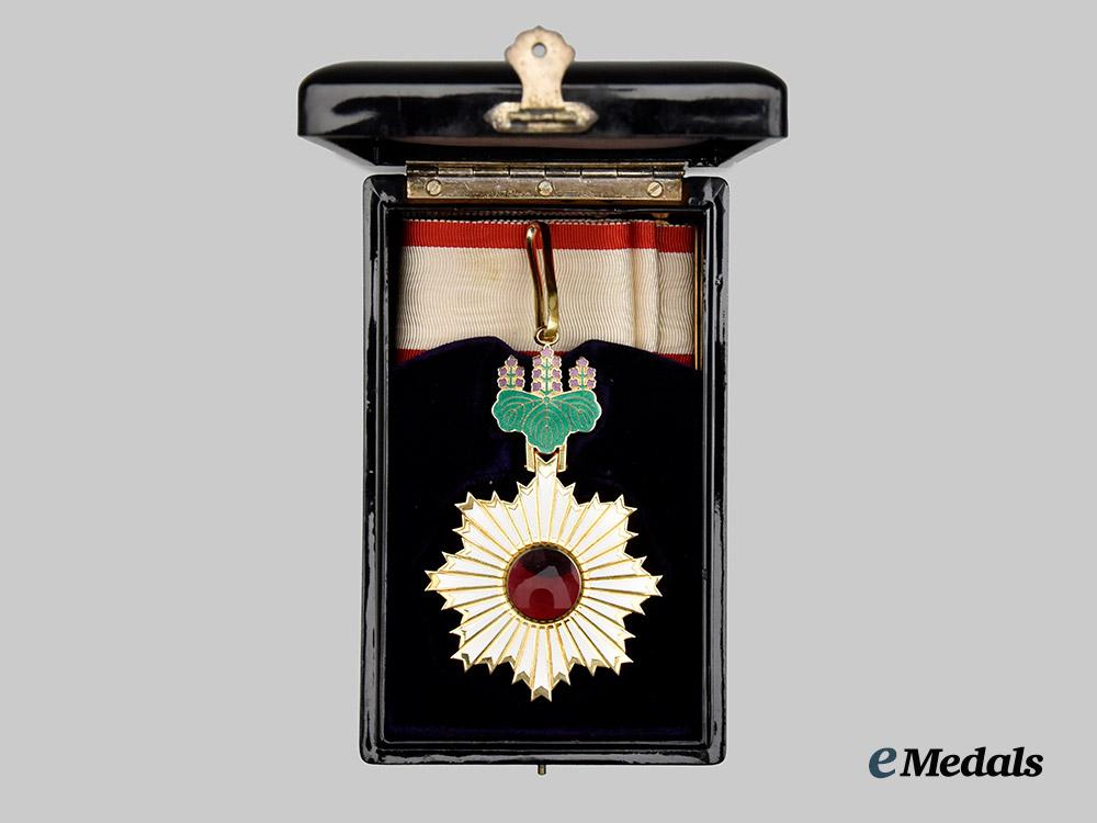 japan,_empire._a_cased_order_of_the_rising_sun,_i_i_i._class,_commander___m_n_c0462