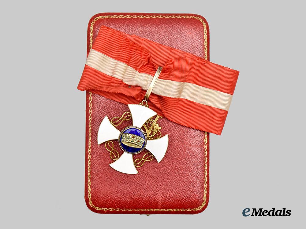 italy,_kingdom._an_order_of_the_crown_of_italy_in_gold,_i_i_i_class_commander,_c.1900___m_n_c0476