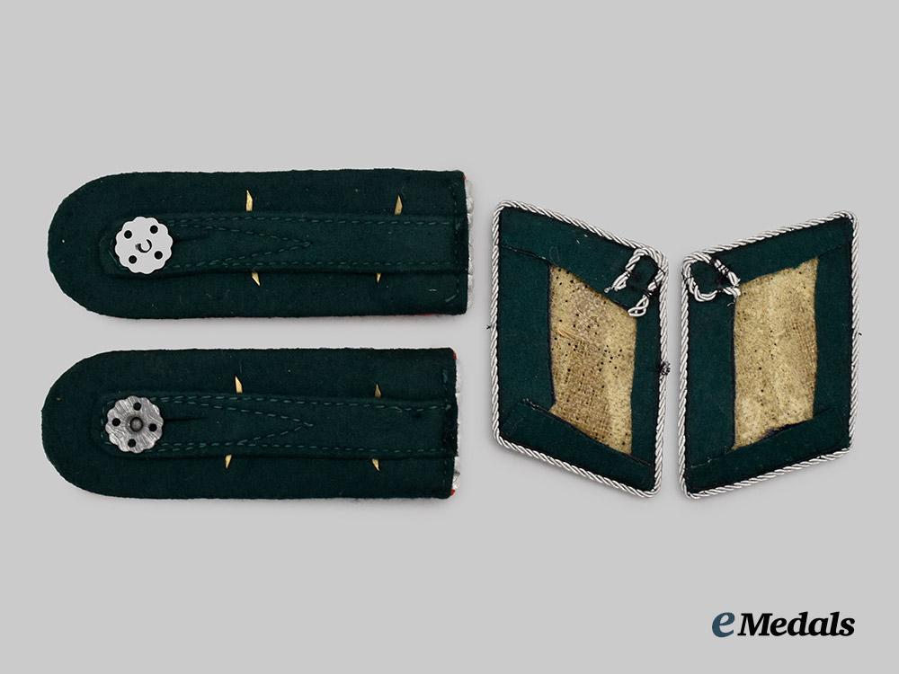 germany,_luftwaffe._a_set_of_administration_kriegsverwaltungsrat_rank_insignia___m_n_c0509